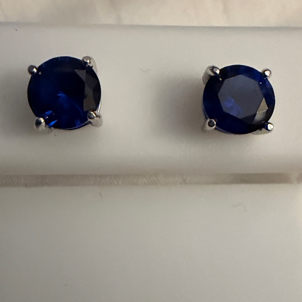 2.40 CTTW Blue sapphire spinel 6MM stud earring  in sterling silver